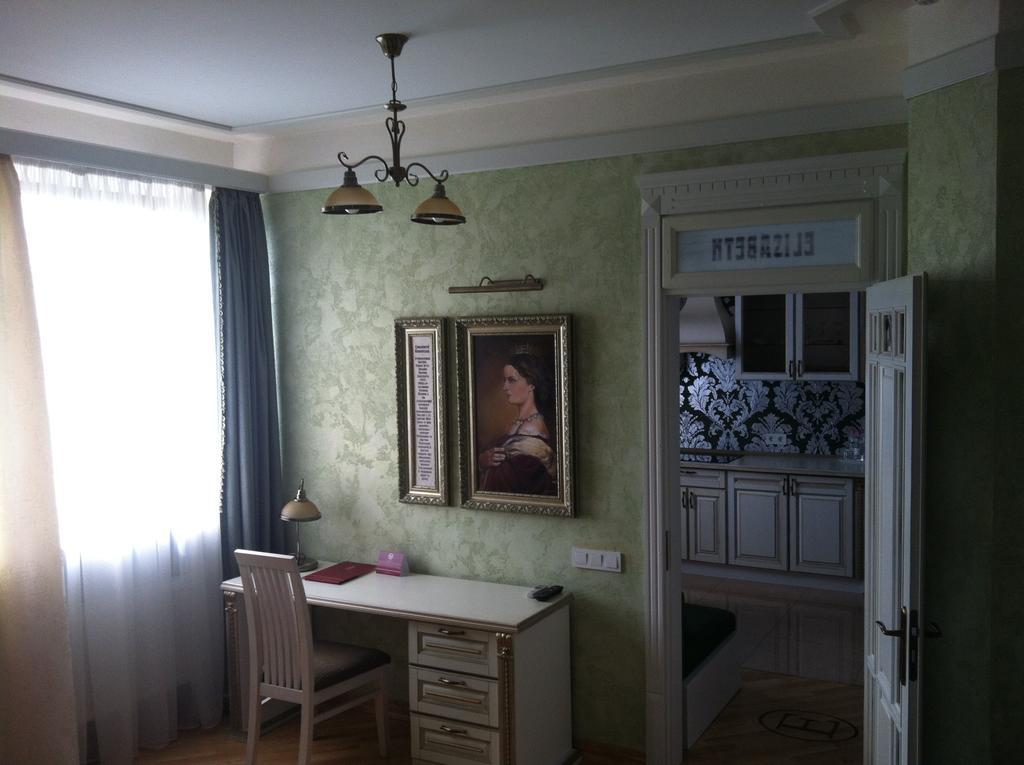 Fontush Boutique Hotel Iwano-Frankiwsk Zimmer foto