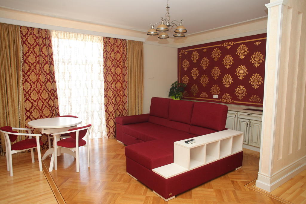 Fontush Boutique Hotel Iwano-Frankiwsk Zimmer foto