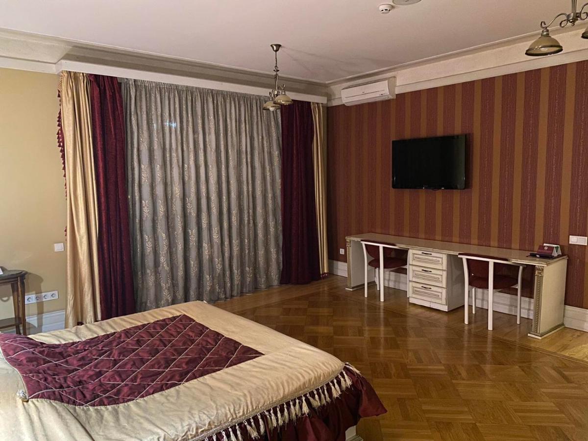 Fontush Boutique Hotel Iwano-Frankiwsk Exterior foto