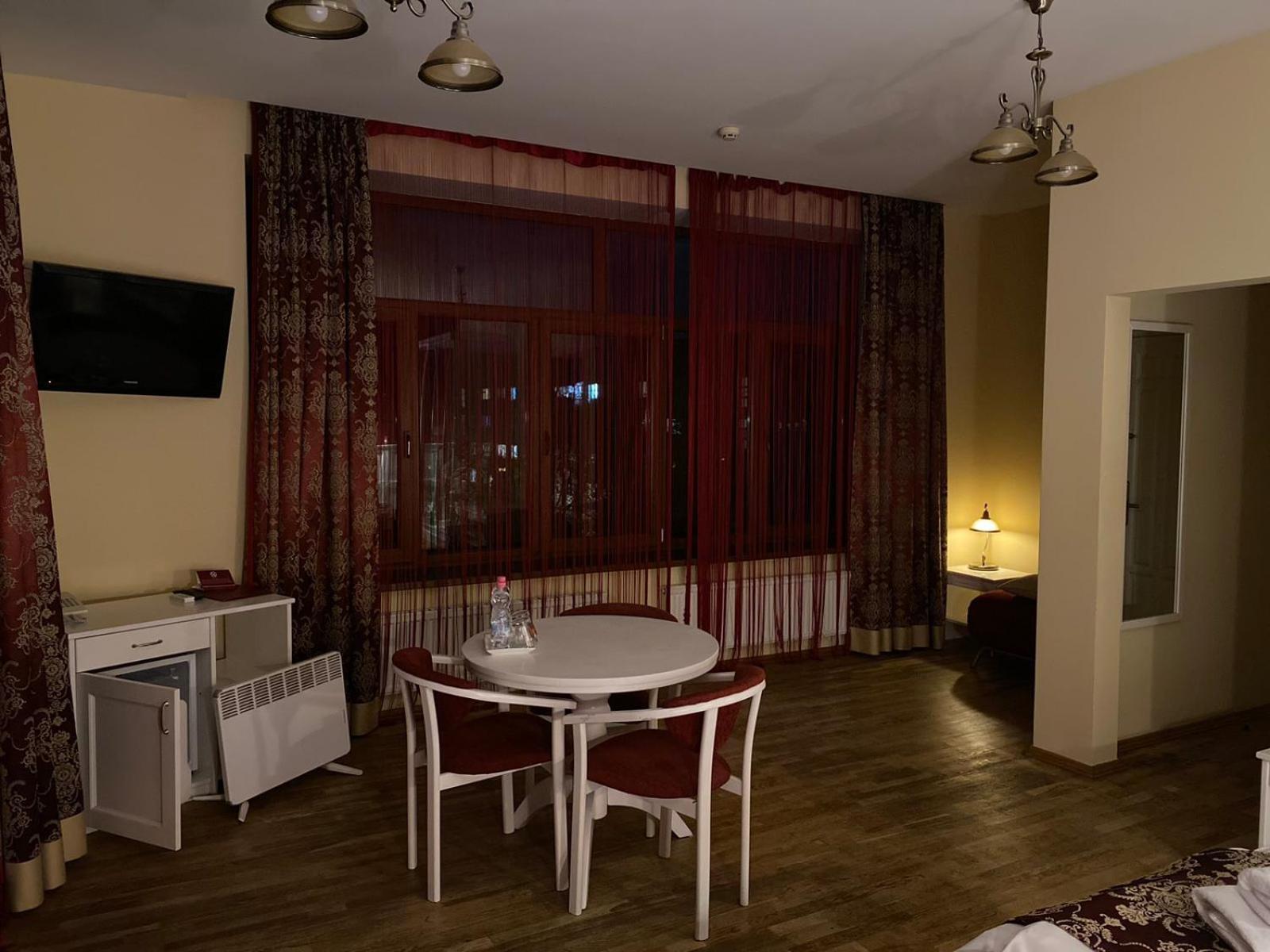 Fontush Boutique Hotel Iwano-Frankiwsk Exterior foto