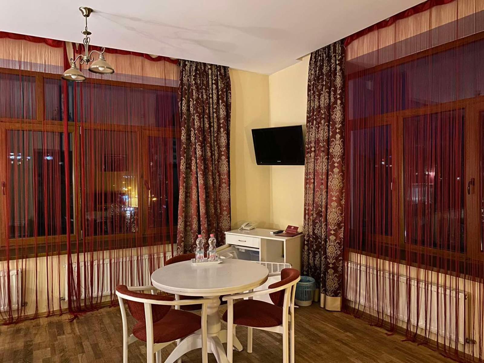 Fontush Boutique Hotel Iwano-Frankiwsk Exterior foto